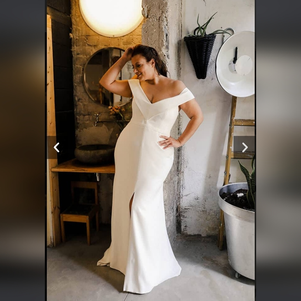 Studio Levana Wedding Dress